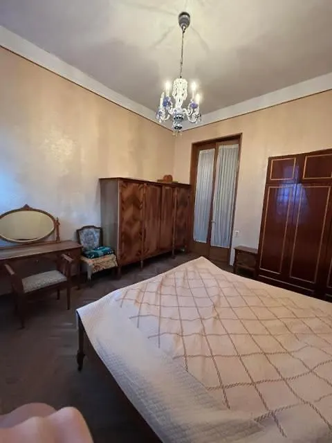 Vitage Vibes Apartment Tiflis Georgia